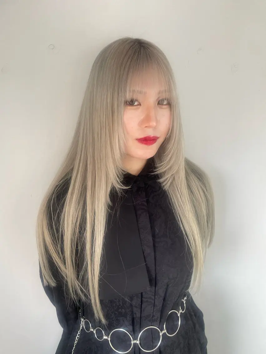 ロング カラー ハイトーンカラー レイヤーカット ハイトーン/レイヤー 似合わせ・ユキノのヘアスタイル
