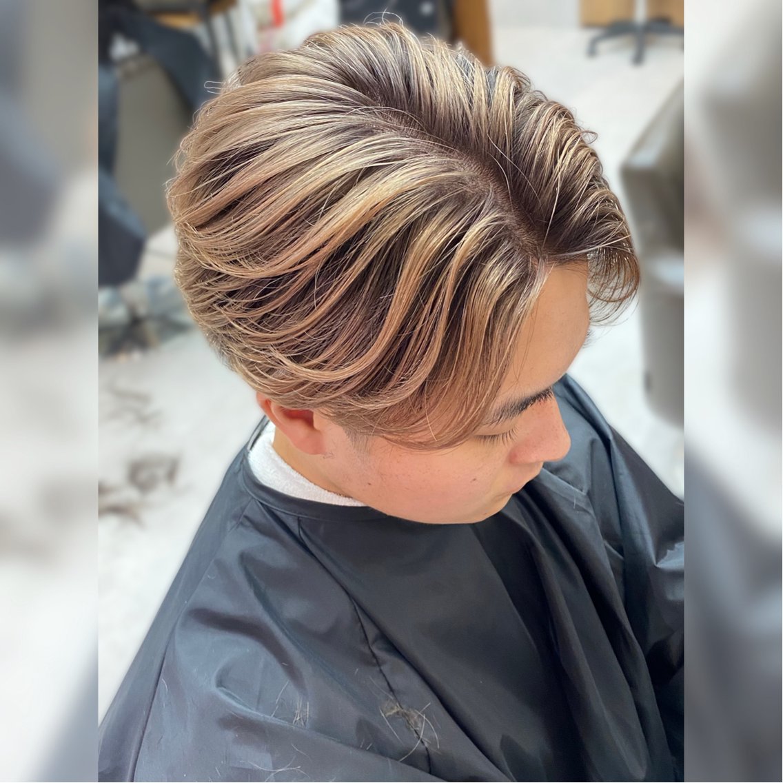 ミディアム カラー メンズ ミディアムパーマ メンズバレイヤージュ メンズハイライト メンズパーマ バレイヤージュ カット ヘアカラー トリートメント メンズショート/ センターパート/片山のヘアスタイル
