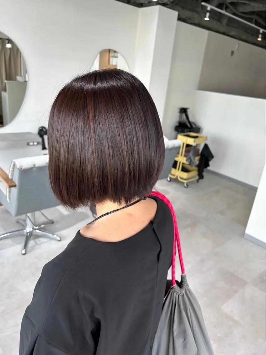6月3日限定クーポン✨当日予約👌白髪ぼかし🧑‍🦳➕カット➕トリートメントで艶ツヤに🔅✂️お待ちしております👍の写真