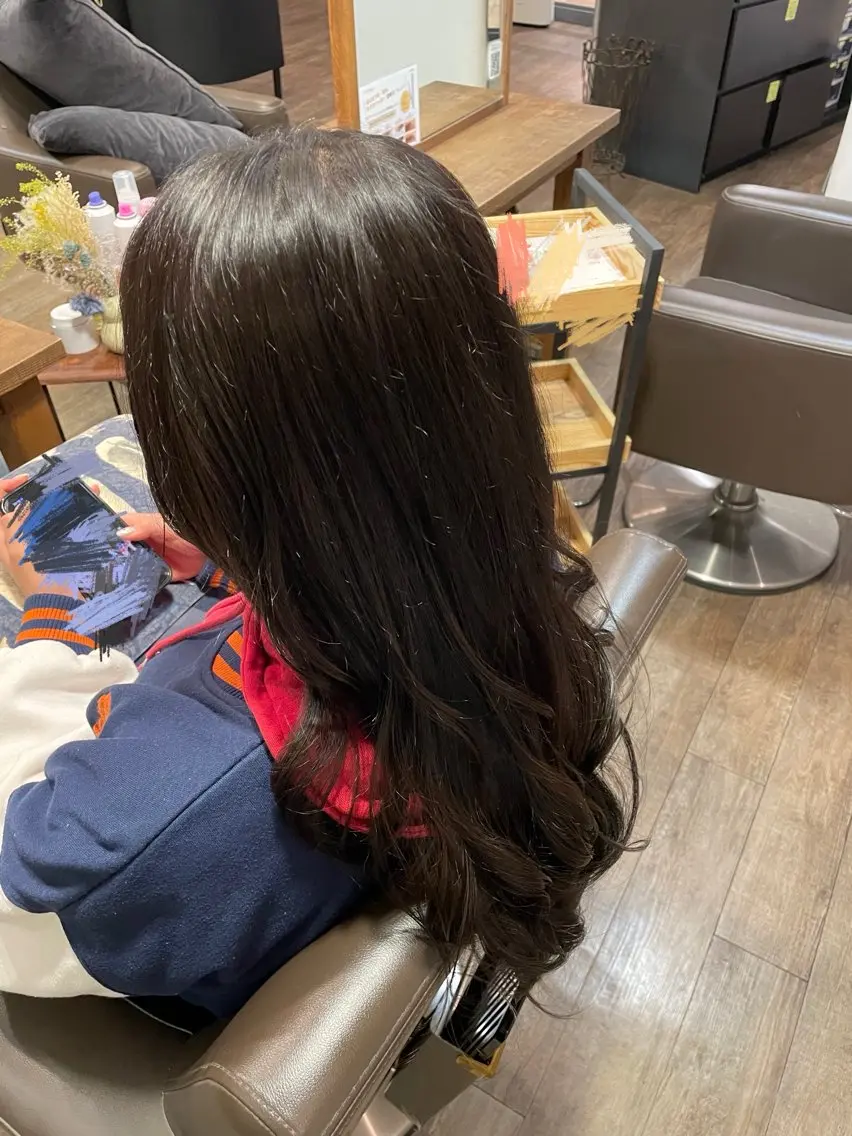 ロング カラー アッシュ ブルーカラー ブラウンカラー 透明感カラー bifinoLuce / 松村琉希のヘアスタイル