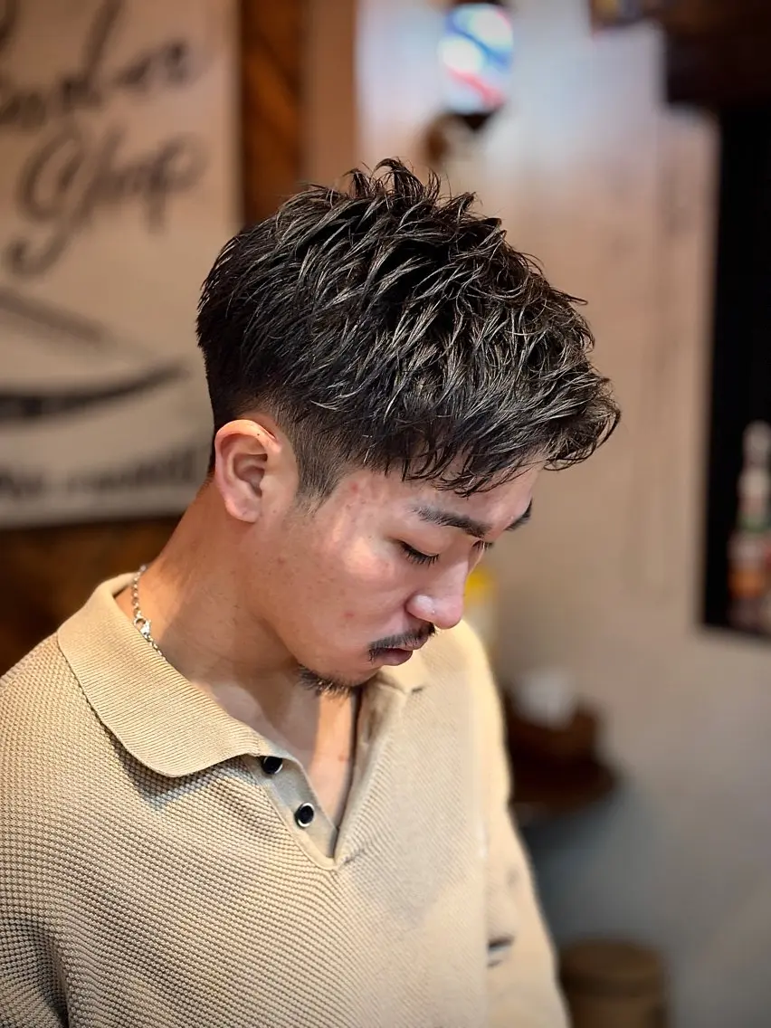 ショート メンズ アップバング 刈り上げ 下村 央志のヘアスタイル