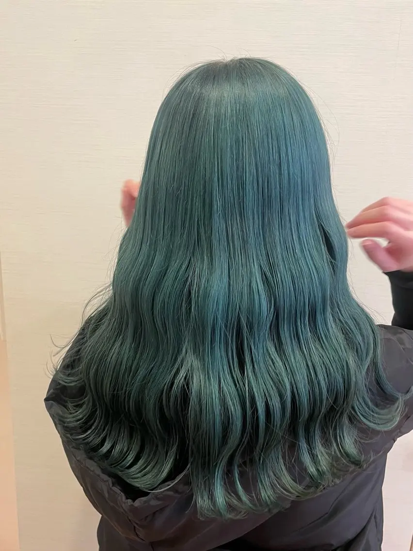 ロング カット ヘアカラー 💿 kanna💿のヘアスタイル