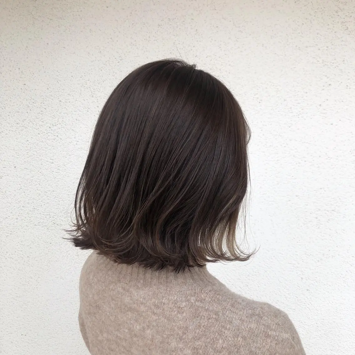 ミディアム カラー ヘアアレンジ ベージュカラー 透明感カラー ボブ 外ハネヘア カット ヘアカラー トリートメント 酸性縮毛矯正🧴韓国 レイヤー/髪質改善のヘアスタイル