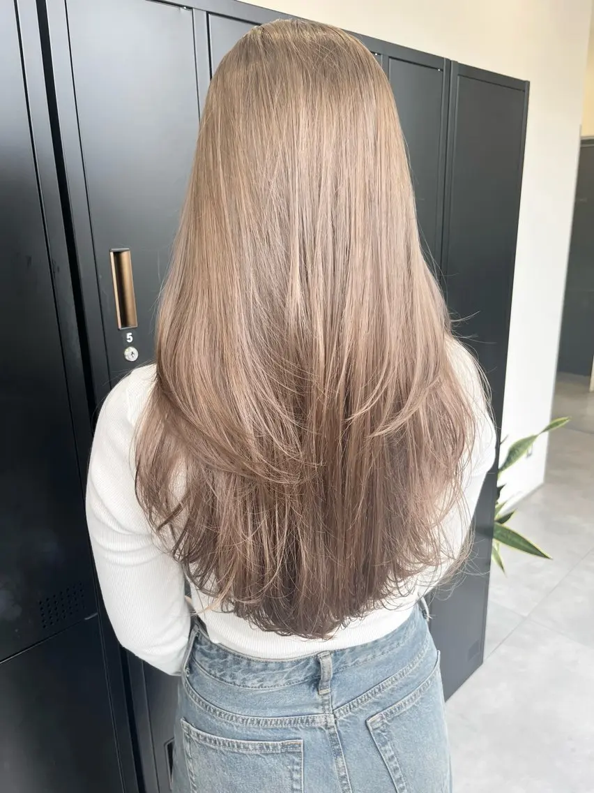 ロング カラー ブリーチ 透明感カラー ダブルカラー ブリーチなしカラー カット ヘアカラー トリートメント 天野 利咲のヘアスタイル