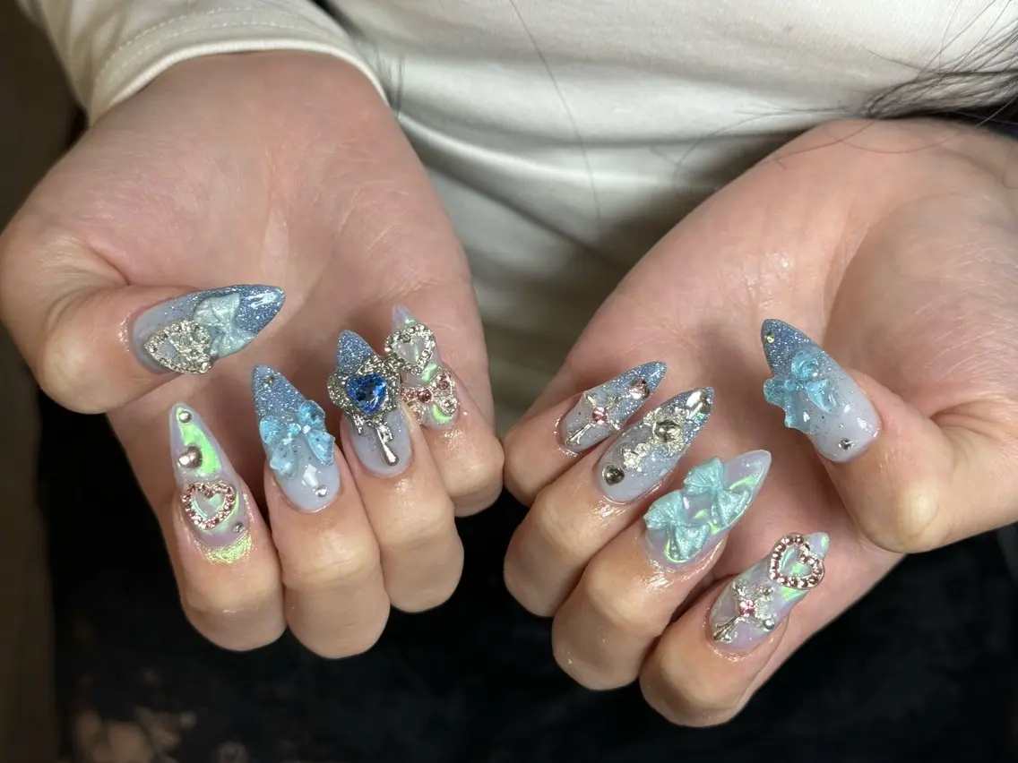 ネイル フレンチネイル グラデーション キラキラネイル マグネットネイル シンプルネイル akina nailsのネイルデザイン