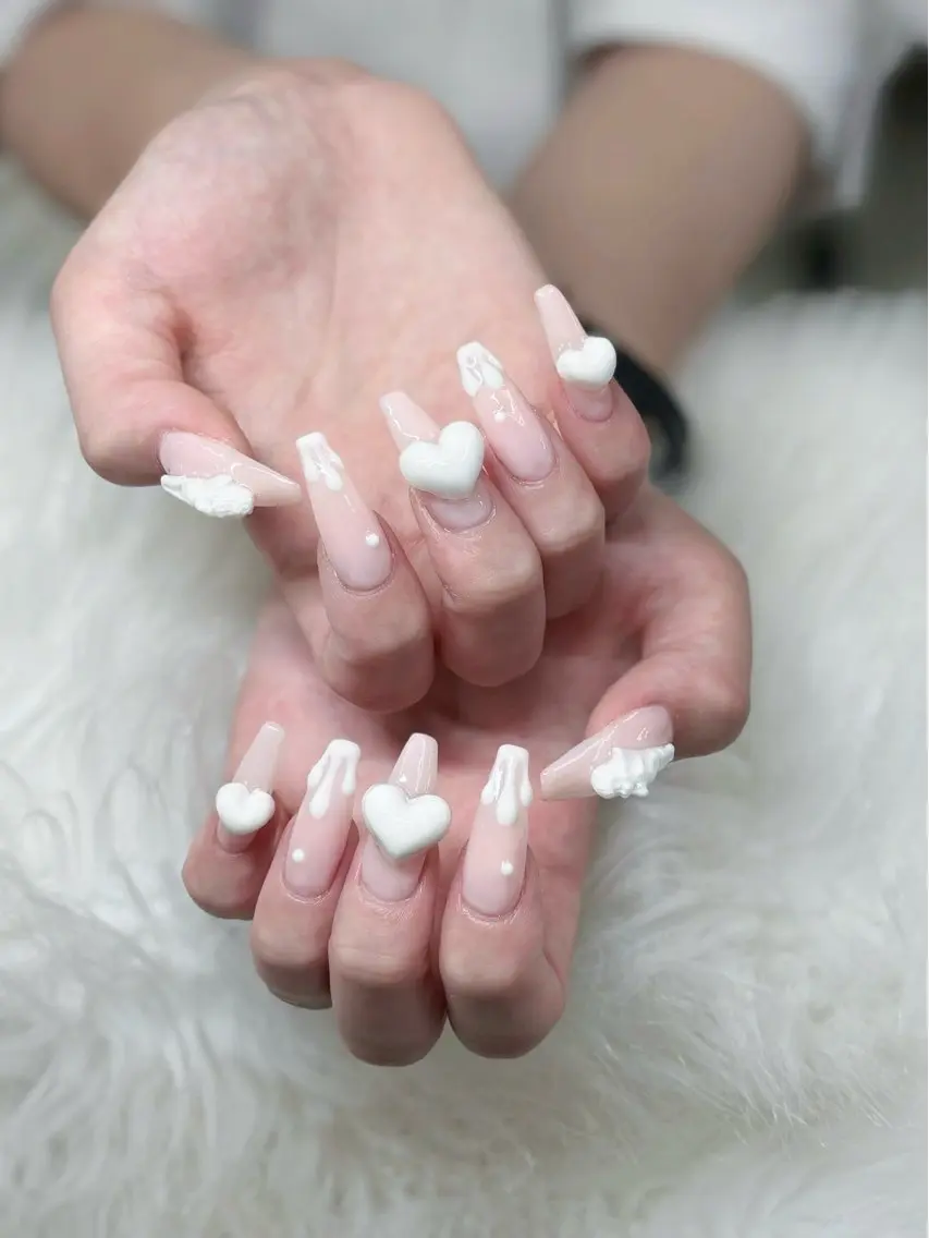 ネイル フレンチネイル ジェルネイル キラキラネイル 韓国ネイル マグネットネイル Julli NailStudioのネイルデザイン