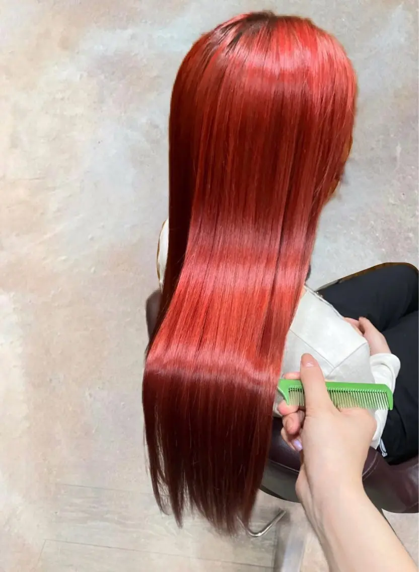 カラー ブリーチ オレンジ オレンジレッド レッドカラー ⠀ Rikoのヘアスタイル