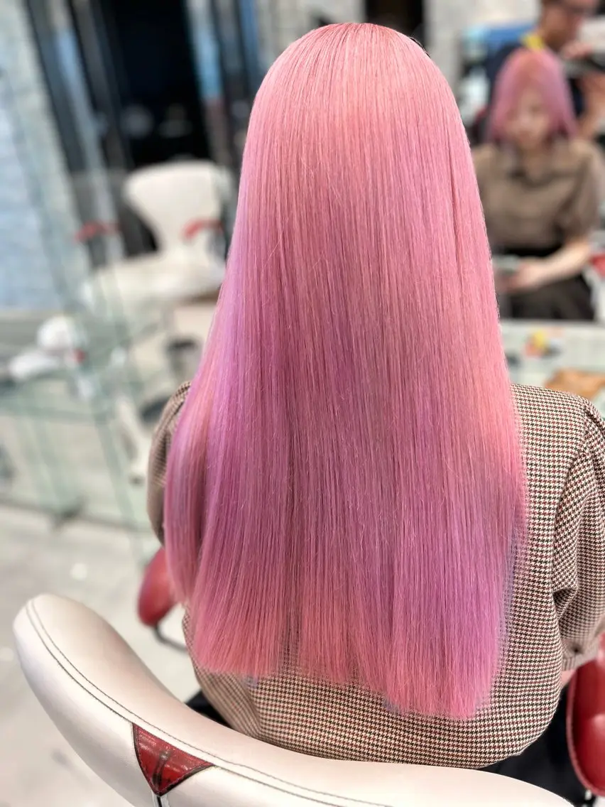 ロング カラー ブリーチ デザインカラー ピンクカラー ヘアカラー トリートメント カラーと言ったら SAWARAのヘアスタイル