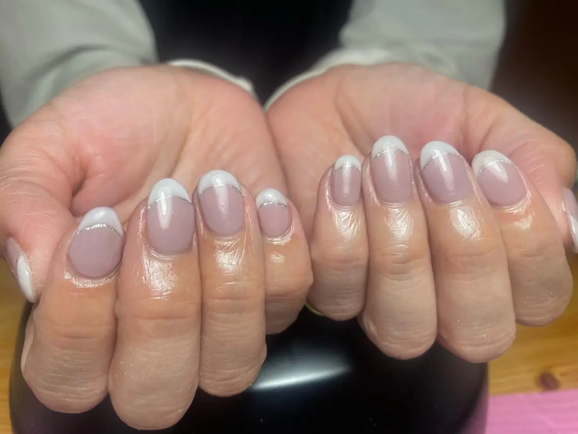 ミディアム ネイル ハンドネイル M. KOTOMIのネイルデザイン