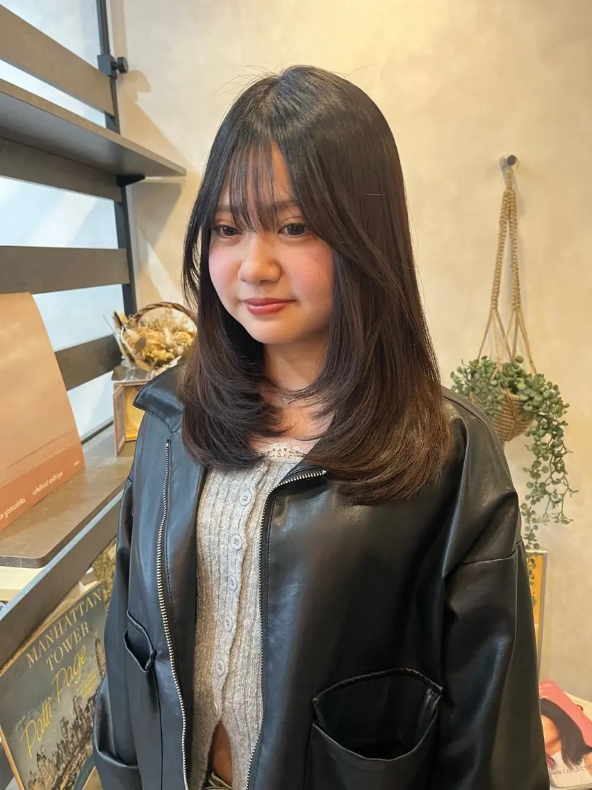 セミロング 髪質改善 レイヤーカット トリートメント 酸性ストレート カット 縮毛矯正 トリートメント 髪質改善/レイヤー/ ボブ/磯野史歩のヘアスタイル