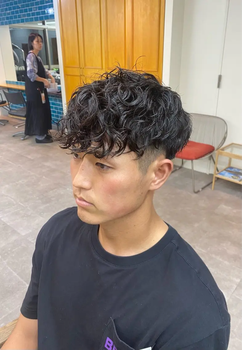 パーマ メンズ メンズパーマ スペインカール カット パーマ シャドウパーマ/ 波巻パーマYu-Kiのヘアスタイル