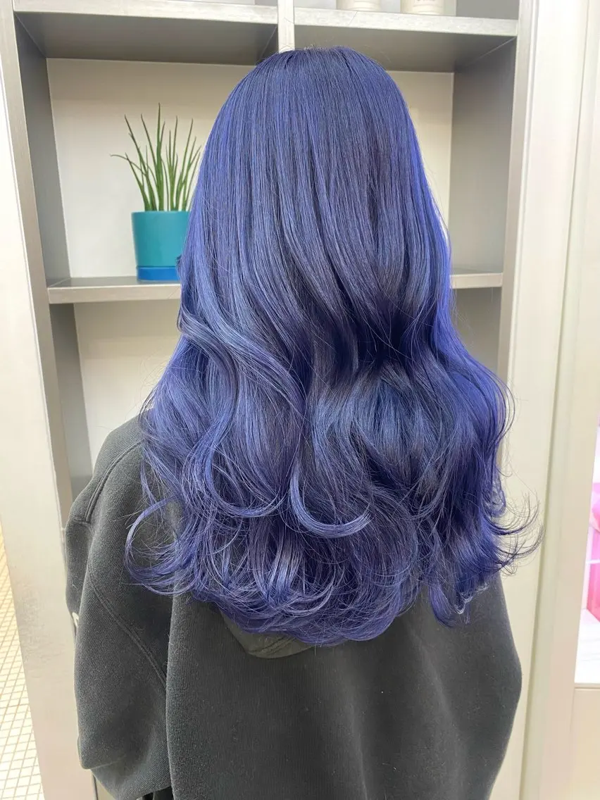 セミロング カラー ブリーチ ブルーカラー ブルーラベンダー ラベンダーカラー ヘアカラー トリートメント ヘアセット レイヤー/ハイトーン 🧸SENAのヘアスタイル