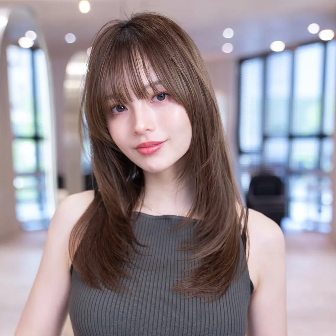 セミロング カラー アッシュ アッシュブラウン ブラウンカラー 透明感カラー 学生 カット ヘアカラー トリートメント 新宿/レイヤー/ 透明感カラーしょうごのヘアスタイル