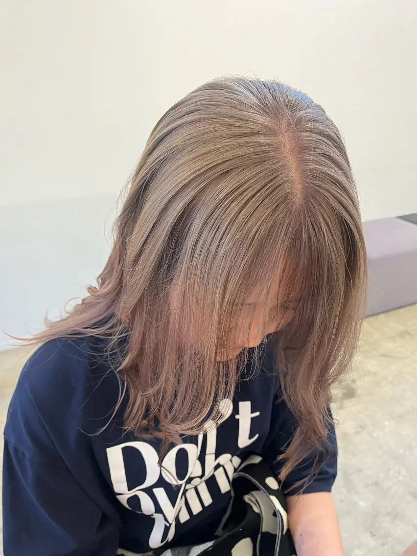 セミロング カラー ブリーチカラー特化 梅田中崎町/あかりのヘアスタイル