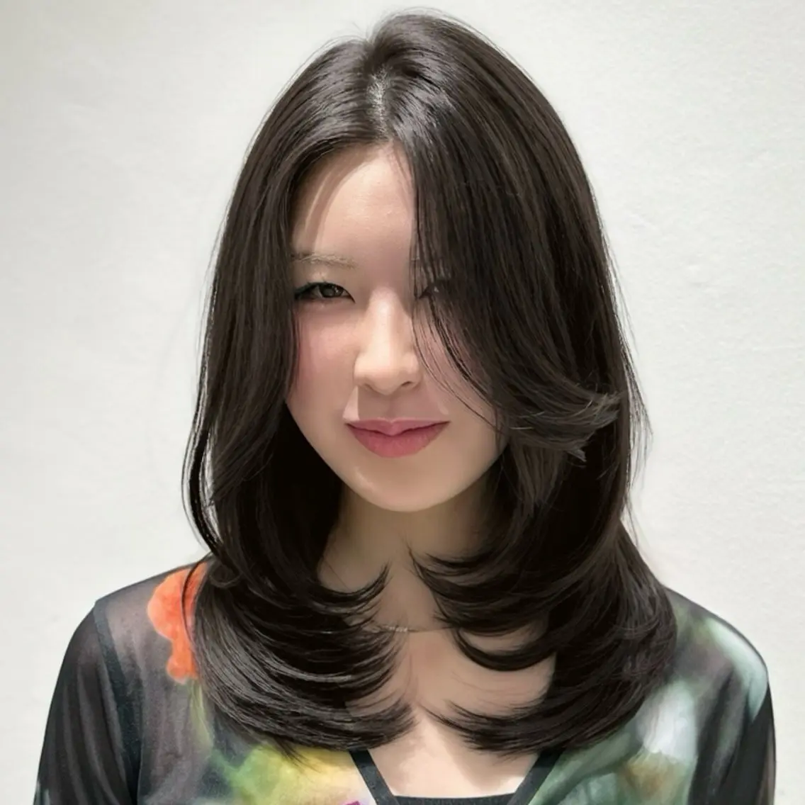 セミロング カラー グレージュ レイヤーカット カット ヘアカラー トリートメント レイヤー/グレージュ メンズパーマのヘアスタイル