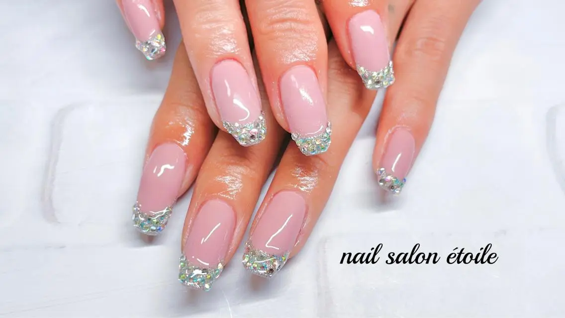 ネイル フレンチネイル ジェルネイル キラキラネイル ラメ(グリッター) ストーンネイル ハンドネイル nail salon étoileのネイルデザイン