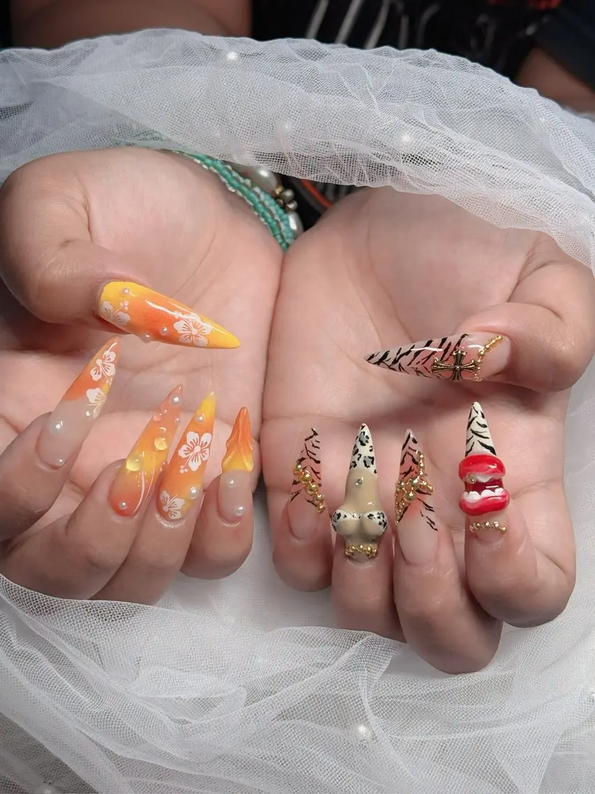 ネイル オーロラネイル フレンチネイル ジェルネイル ハロウィン 韓国ネイル ハンドネイル H.baby Nail Salonのネイルデザイン