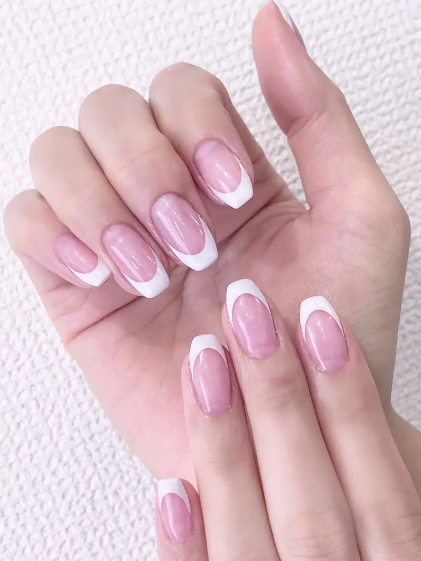 ネイル フレンチネイル ジェルネイル ホワイト ハンドネイル nails by Mouのネイルデザイン