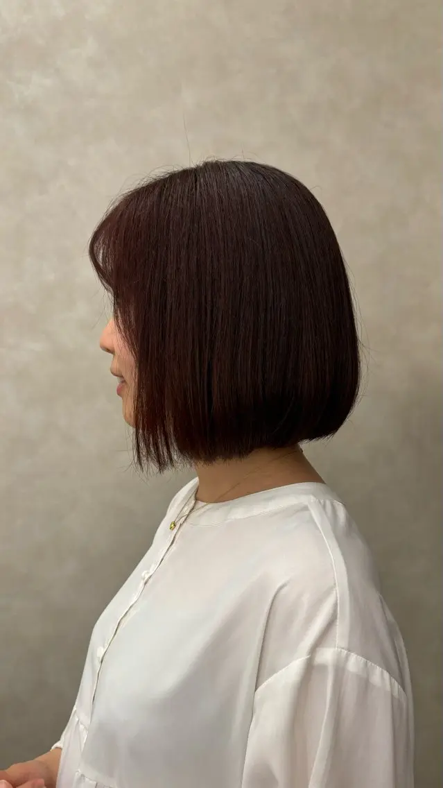 カラー ブリーチ ボルドーカラー ボブ/レイヤー/暖色 カラー/モモカ🎀のヘアスタイル
