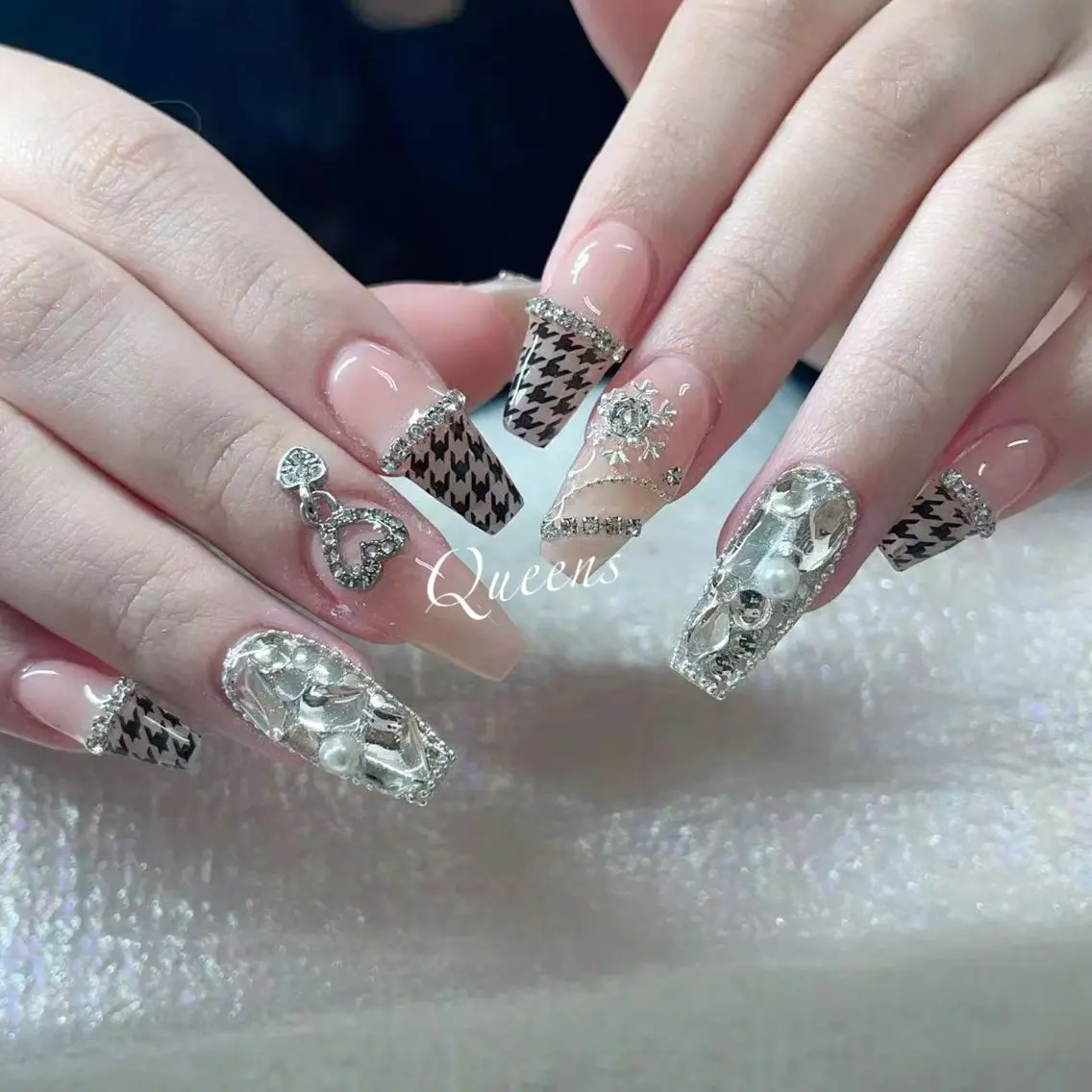 ネイル ハンドネイル Queens マオのネイルデザイン