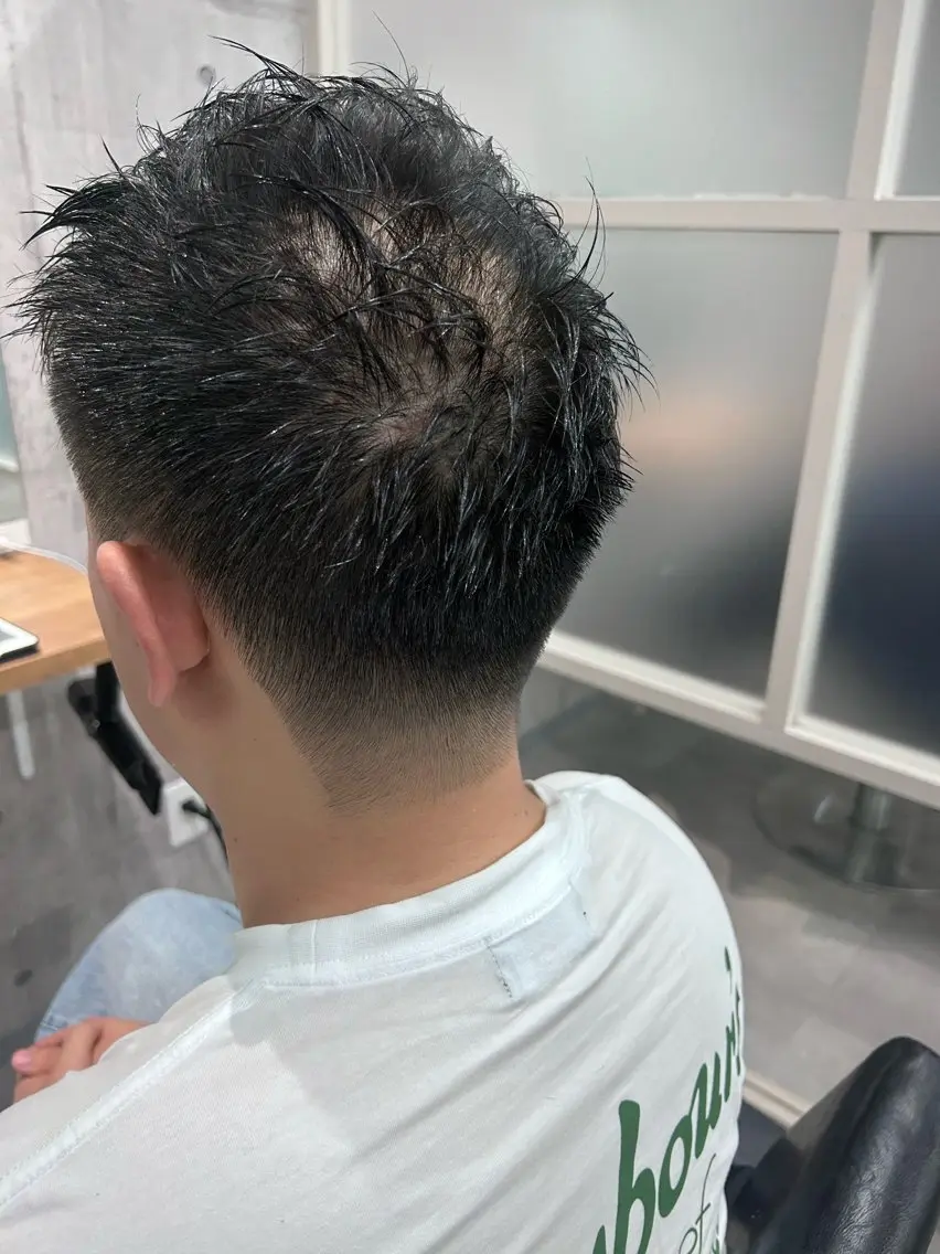 ショート メンズ メンズバレイヤージュ メンズブリーチ フェザーパーマ メンズハイライト メンズインナーカラー カット newi赤羽 ✂️KEN✂️のヘアスタイル