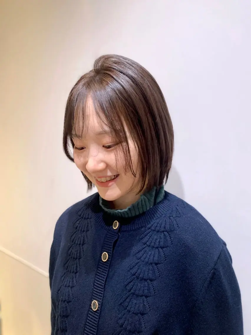 ミディアム カラー ベージュカラー 透明感カラー ボブ 小顔カット 透明感カラー ボブ 髪と心を整える美容師のヘアスタイル