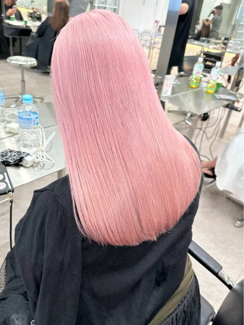 セミロング ヘアカラー トリートメント ハイトーン💎 ホワイトベージュ坪谷のヘアスタイル