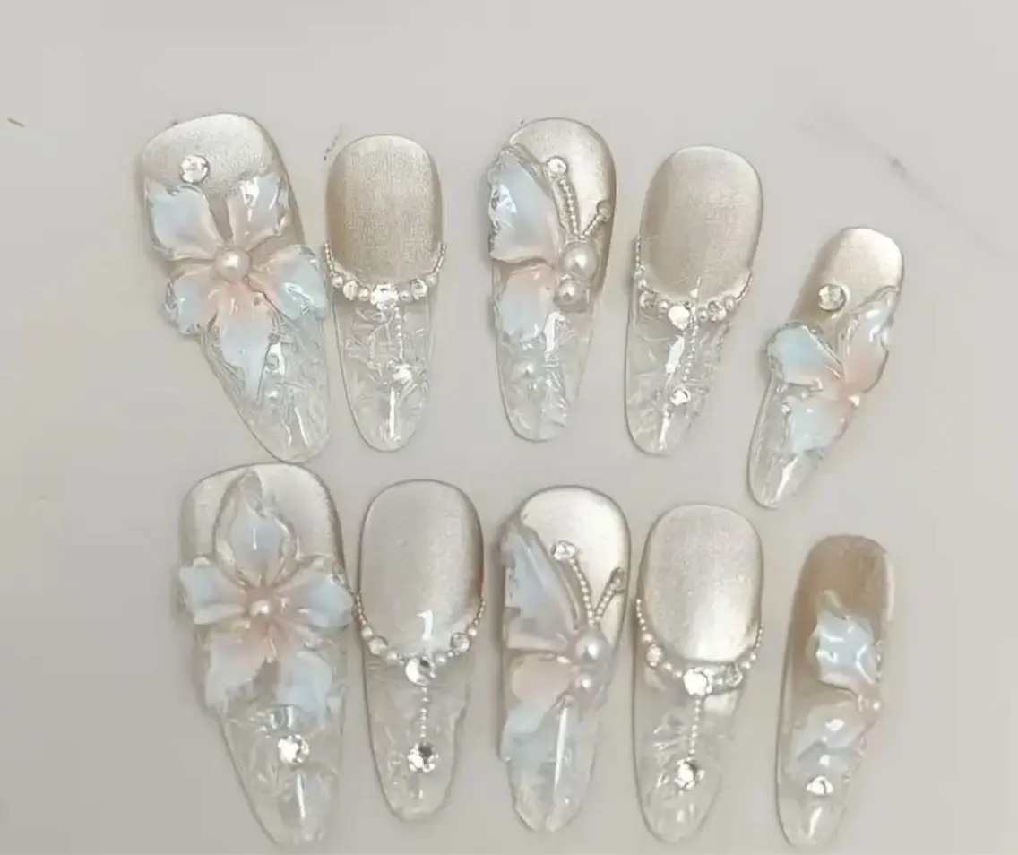 ネイル 長さ出し キラキラネイル 韓国ネイル ロングネイル ワンホンネイル ハンドネイル Josie nail salonのネイルデザイン