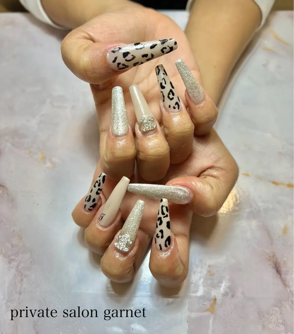 ネイル アニマル柄 ラメ(グリッター) Garnet nailのネイルデザイン
