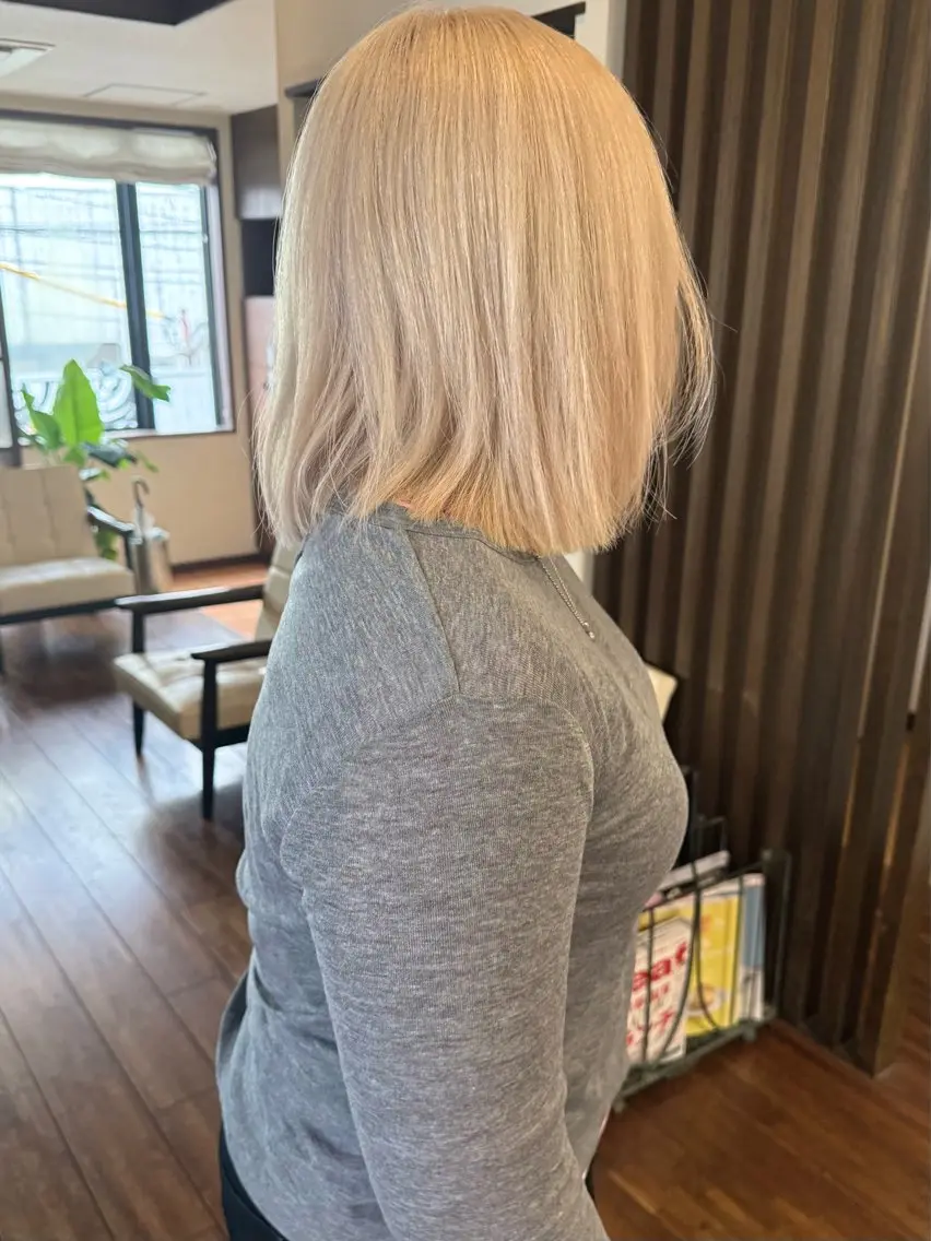 ショート カラー ブロンド ホワイトブロンド カット ヘアカラー トリートメント 田室 和幸のヘアスタイル