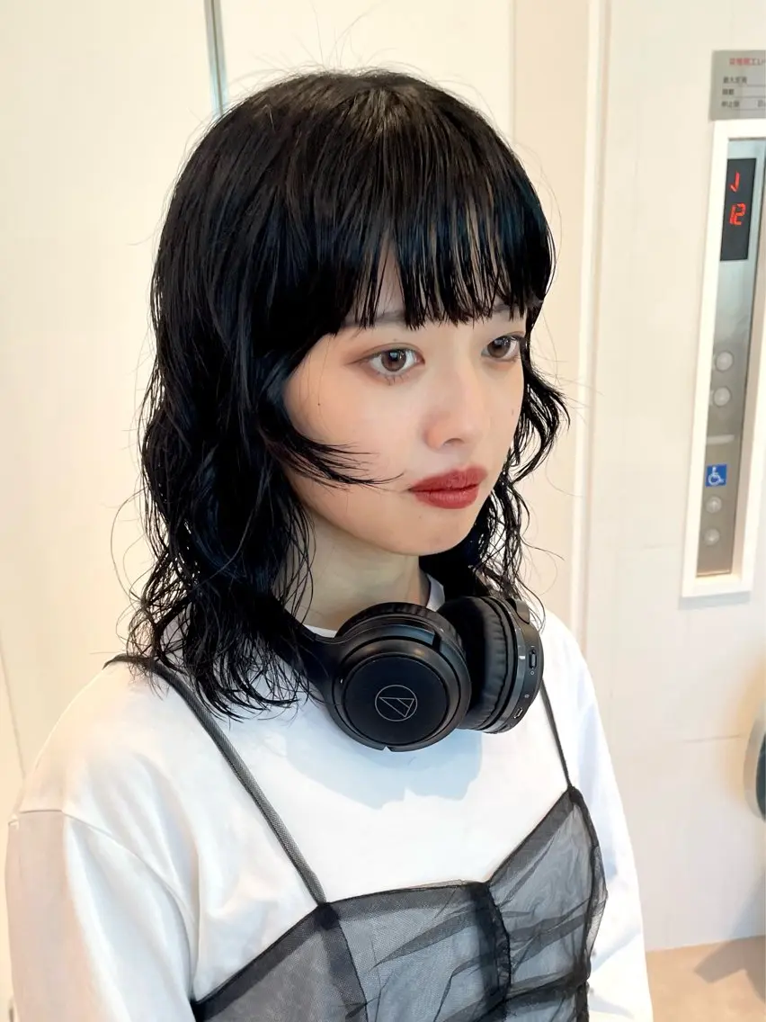 ミディアム カラー パーマ ミディアムレイヤー ミディアムパーマ 黒髪 伸ばしかけ レイヤーカット カット ヘアカラー パーマ トリートメント パーマ/パーマ落とし 【Kouta】のヘアスタイル