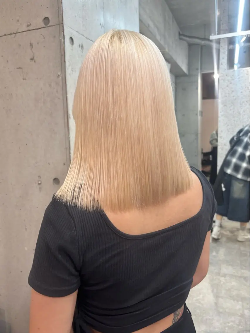 セミロング カラー ベージュカラー ブロンド ブロンドベージュ ヘアカラー SHOTO ハイトー ン/ブロンドカラーのヘアスタイル