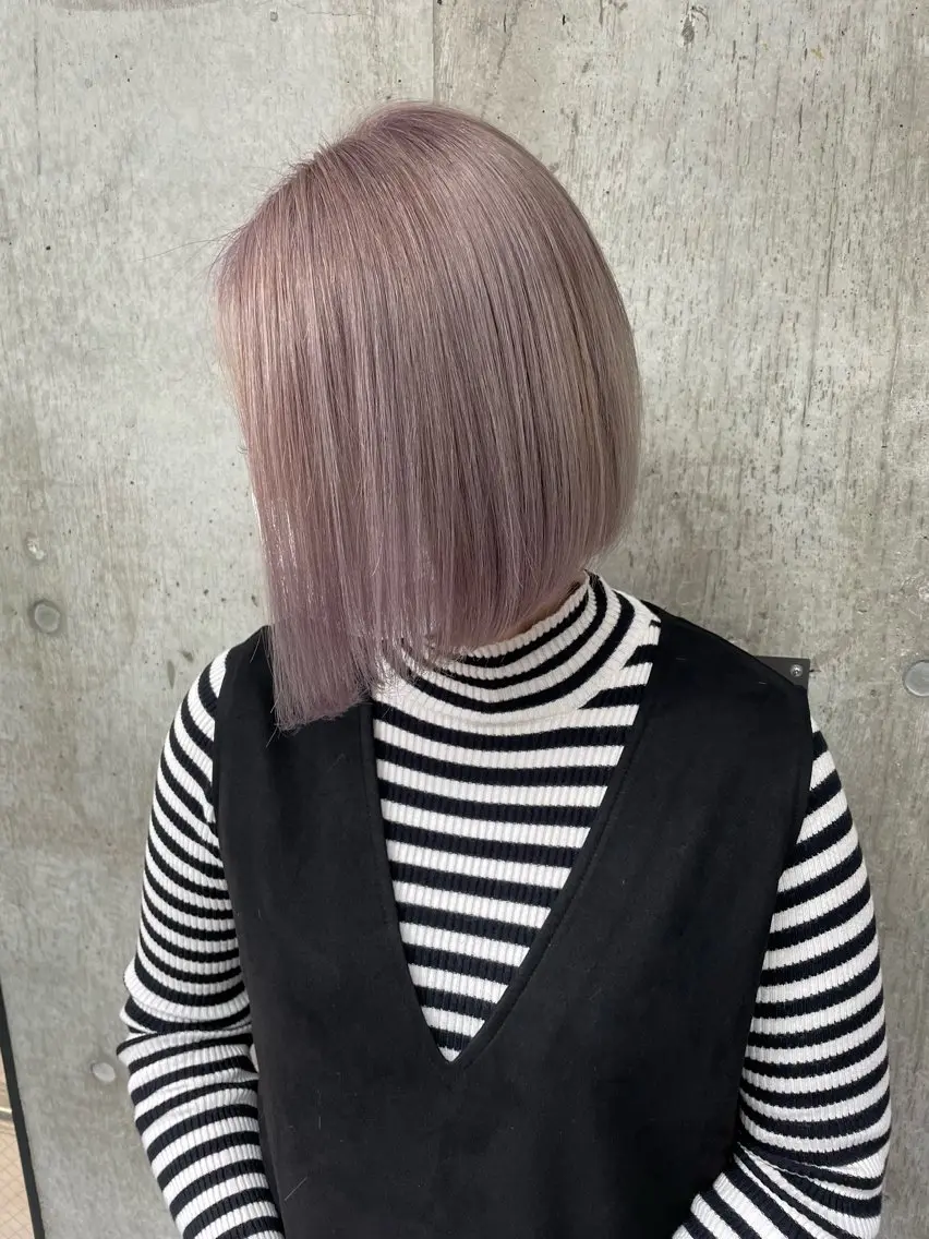 ショート ヘアカラー 🦋MAHO🦋 デザインカラーのヘアスタイル