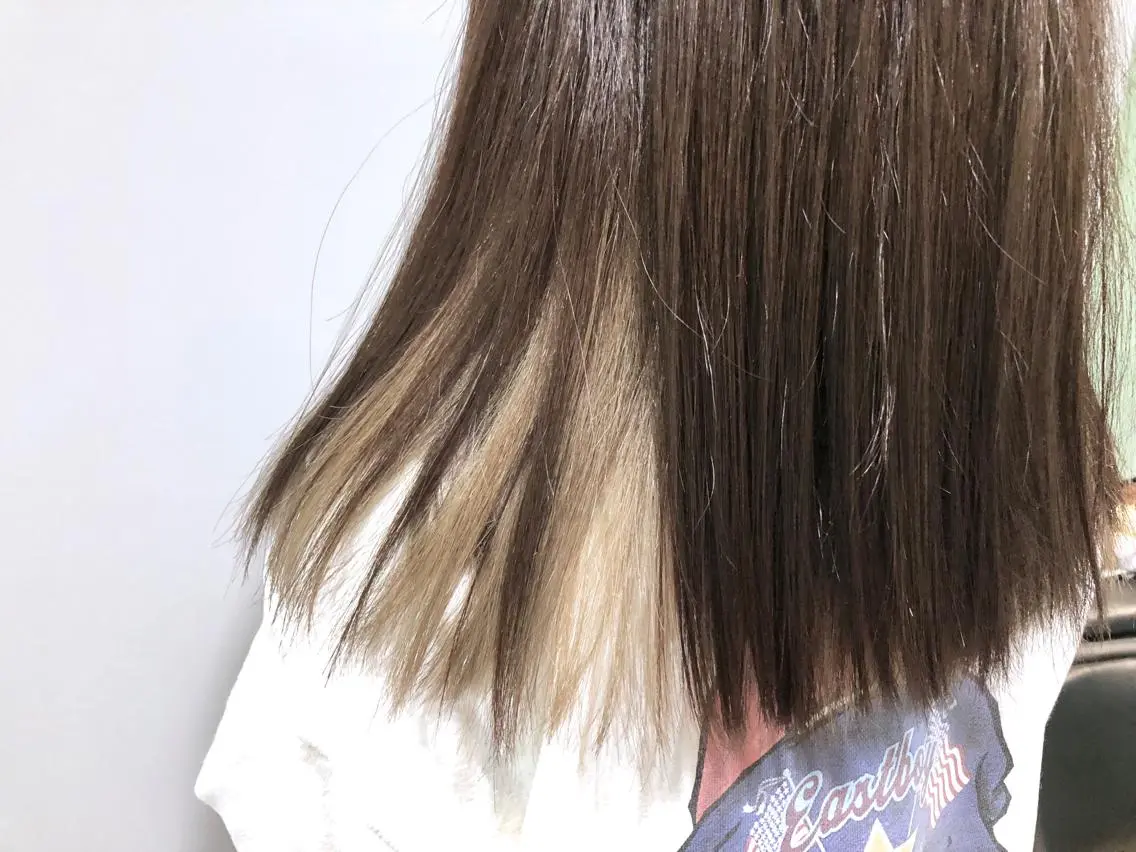 セミロング カラー VIRETTA 【ヴィレッタ】のヘアスタイル