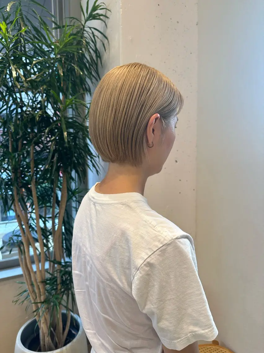ショート カラー カット ヘアカラー ハマベ イクト FLORENのヘアスタイル