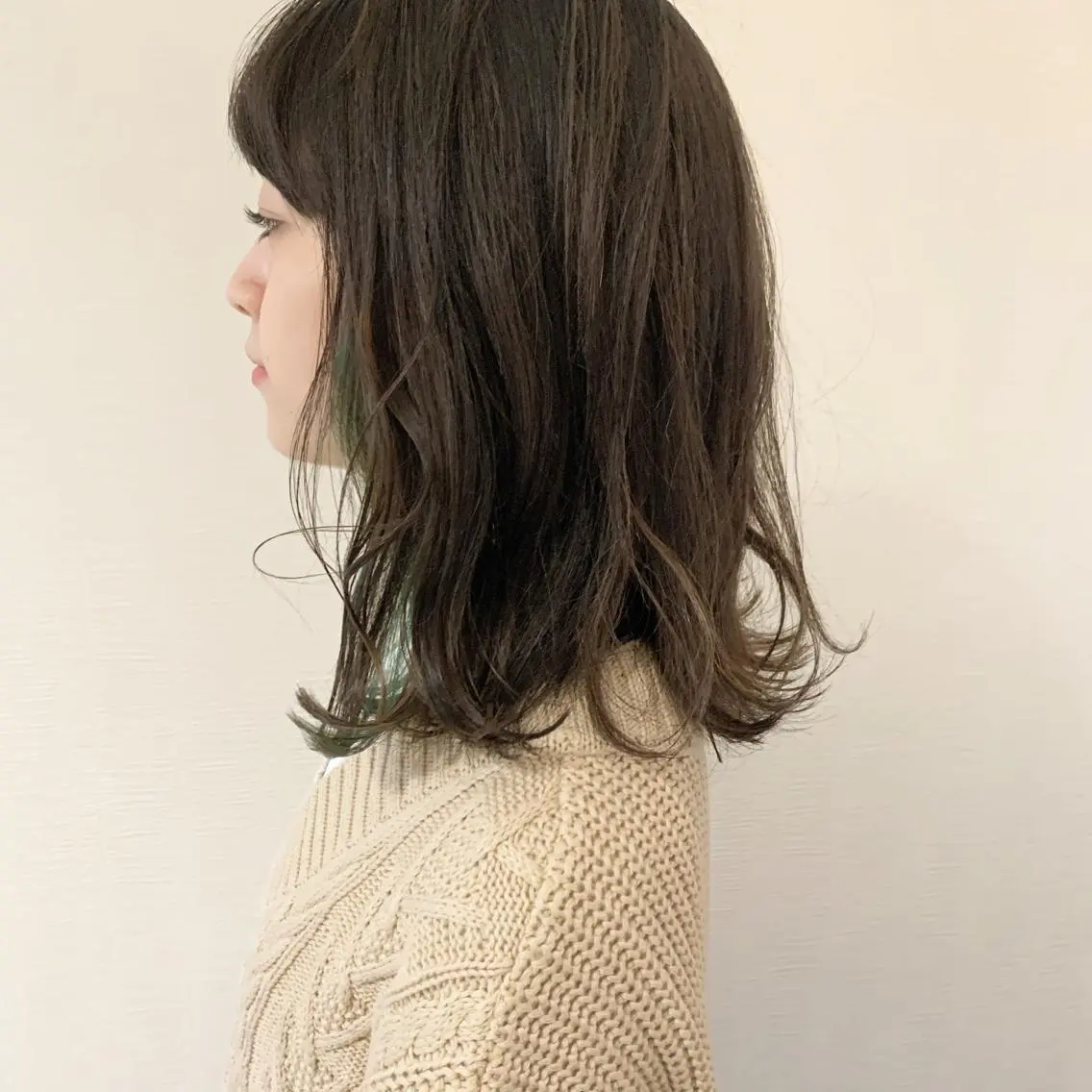 セミロング カラー グレージュ インナーカラー オリーブグレージュ オリーブグレー ヘアカラー トリートメント 池田 真由美のヘアスタイル