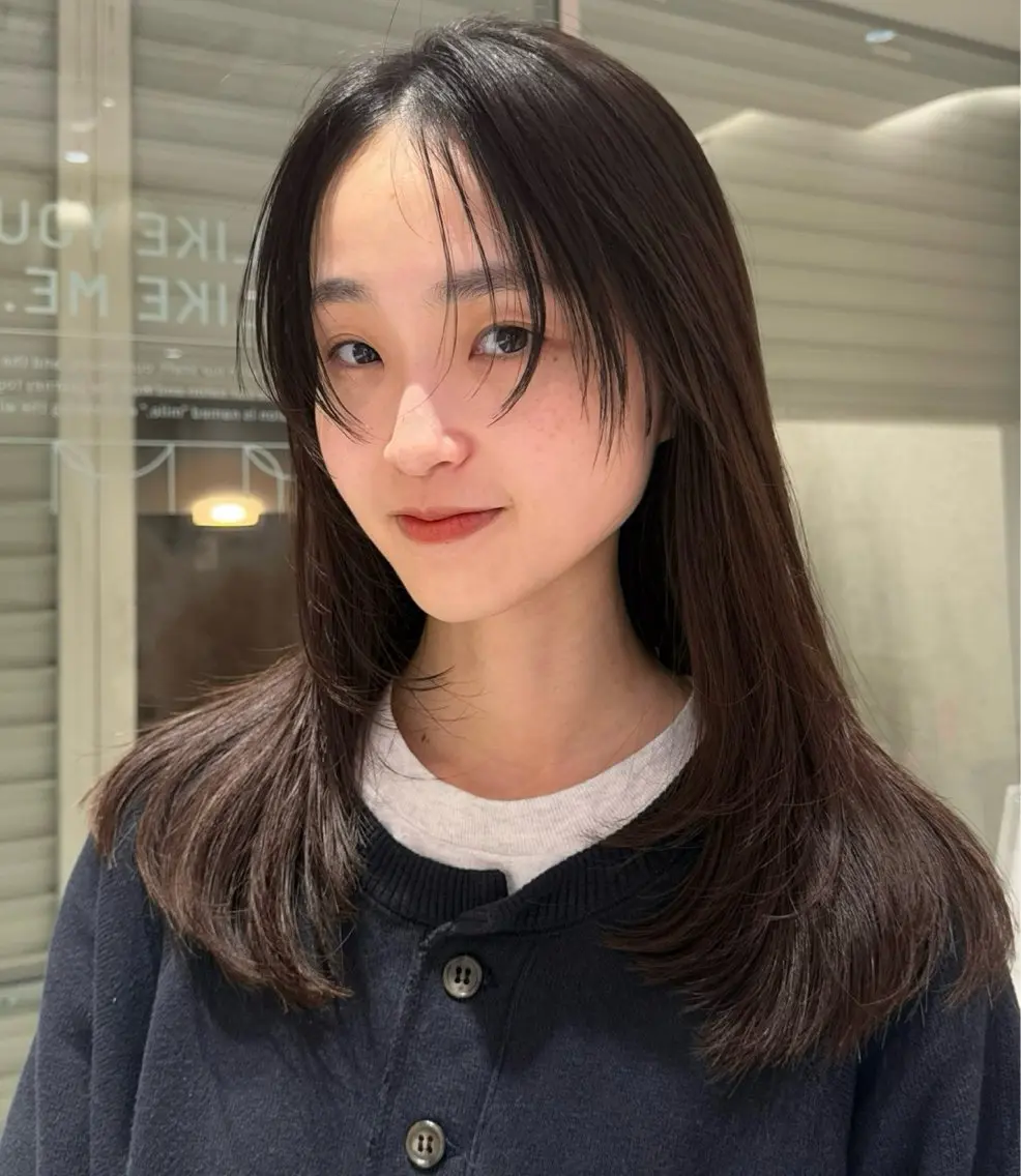 セミロング レイヤーカット 似合わせカット カット ヘアカラー M E I  🪷 似合わせヘルシーヘアのヘアスタイル