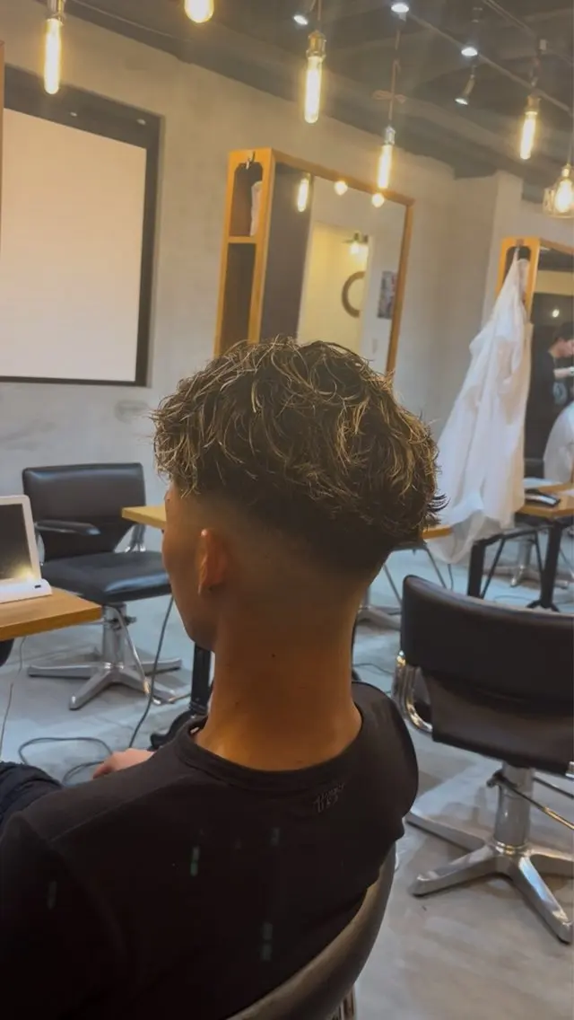 ショート カラー パーマ メンズ カット ヘアカラー 海外風メンズ🇺🇸 💈N.Yuto💈の眉毛・アイブロウイメージ