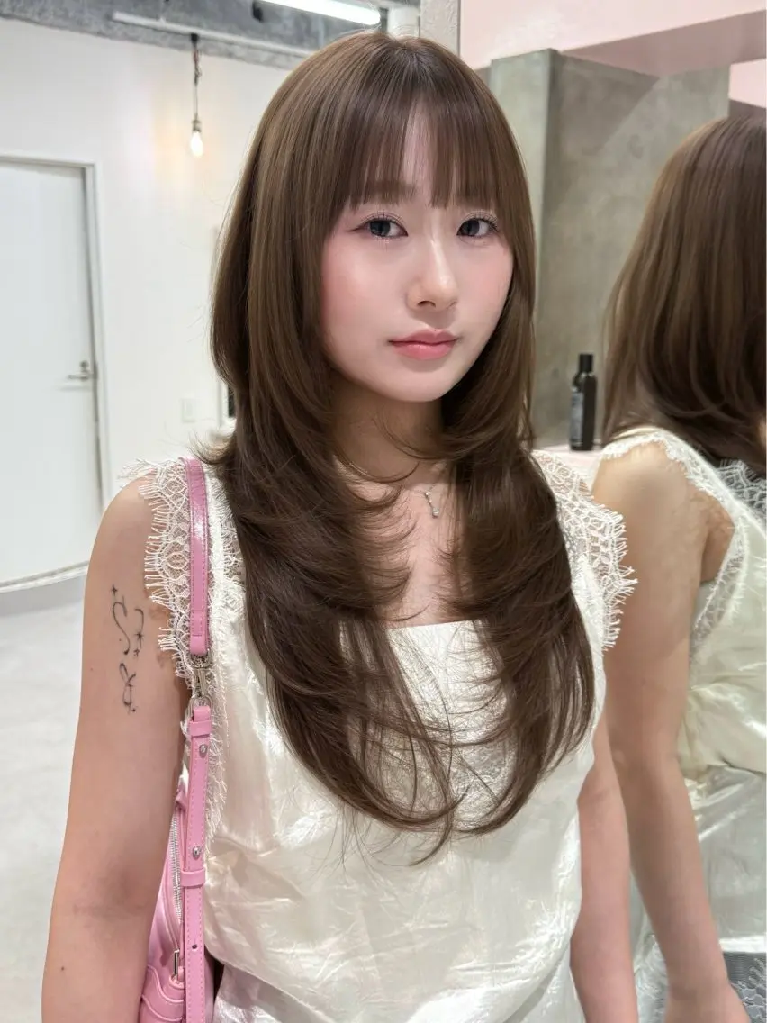ロング カラー ロングレイヤー ブラウンカラー 透明感カラー くびれヘア 顔まわりレイヤー カット ヘアカラー トリートメント 🤍髪質改善 🤍透明感カラー🤍のヘアスタイル
