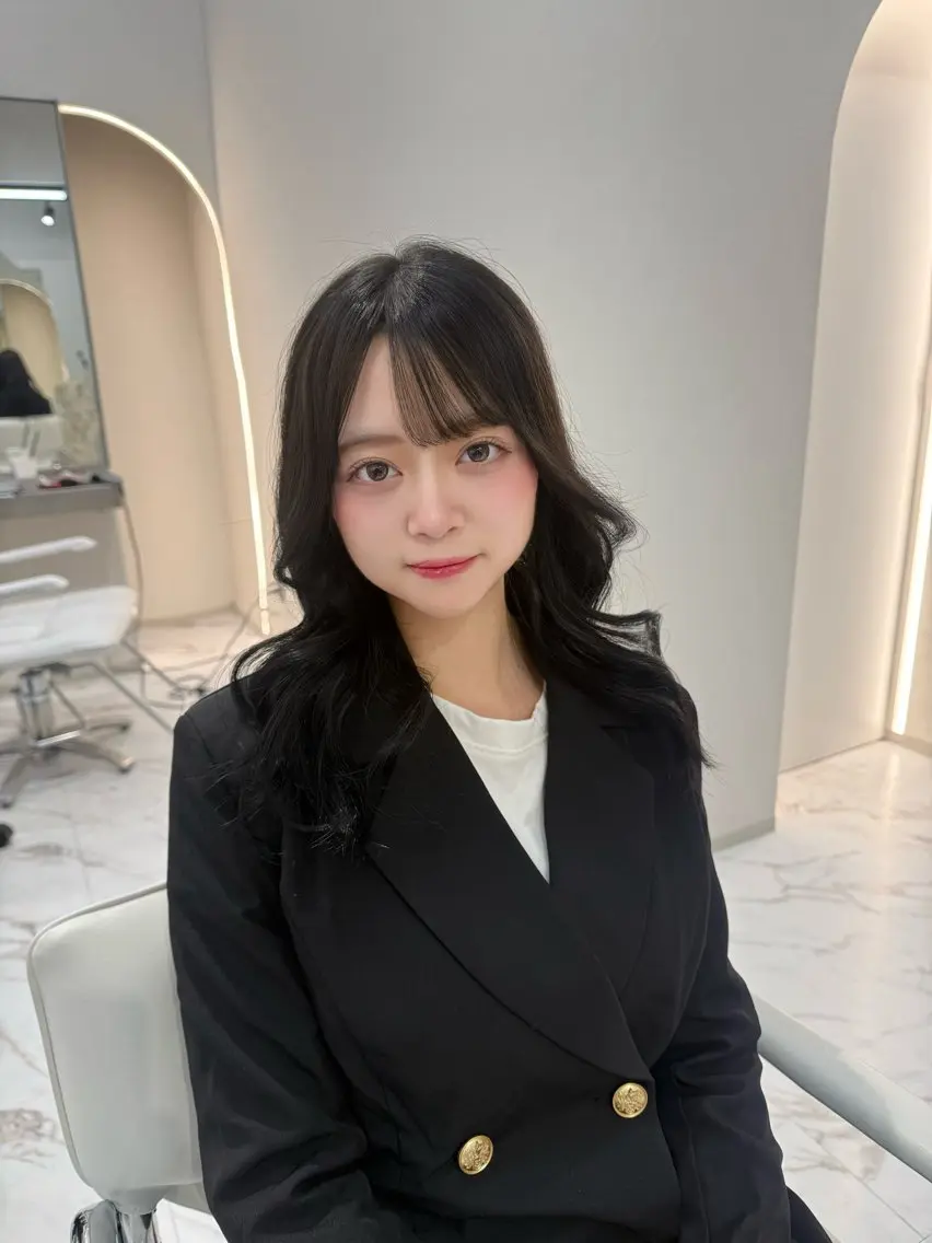 カラー 黒髪 ブルーカラー ブルーブラック 透明感カラー 速水 星來のヘアスタイル
