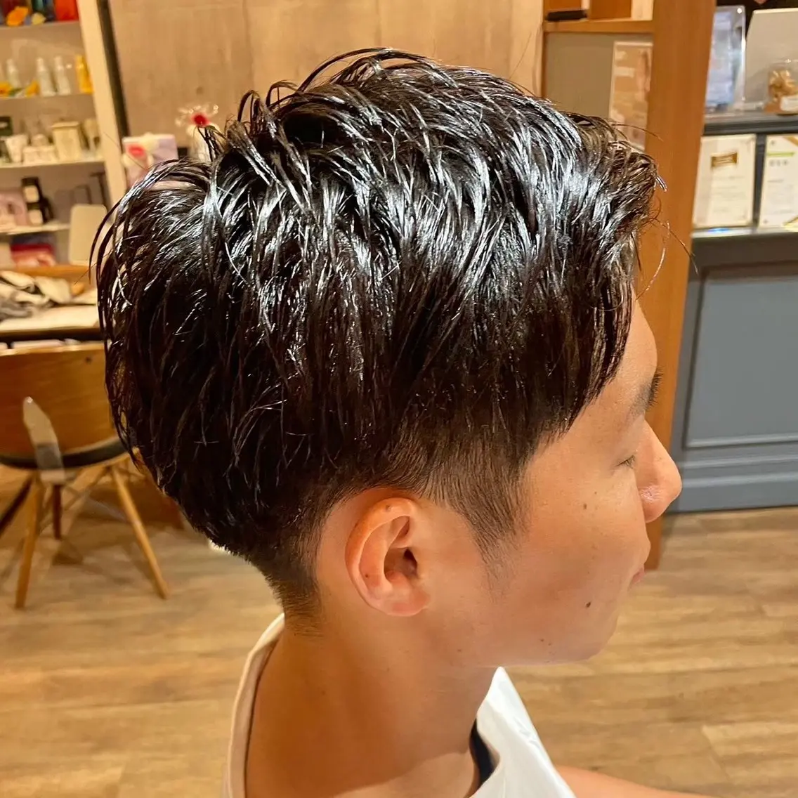 ショート メンズ 刈り上げ カット ヘッドスパ 切りっぱなしボブ/ 透明感カラー/うらんのヘアスタイル
