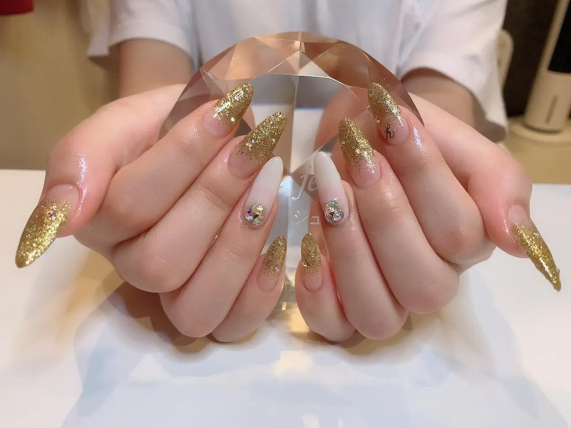 ネイル アートネイル グラデーション ラメ(グリッター) ラメグラデーション ワンカラーネイル Adite nailのネイルデザイン