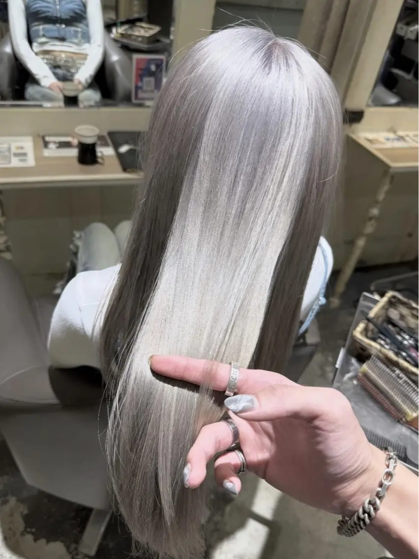 セミロング せき ゆうすけのヘアスタイル