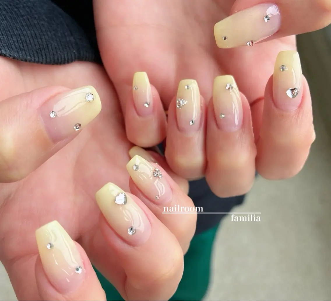 ネイル グラデーション ハンドネイル -nailroom- familiaのネイルデザイン