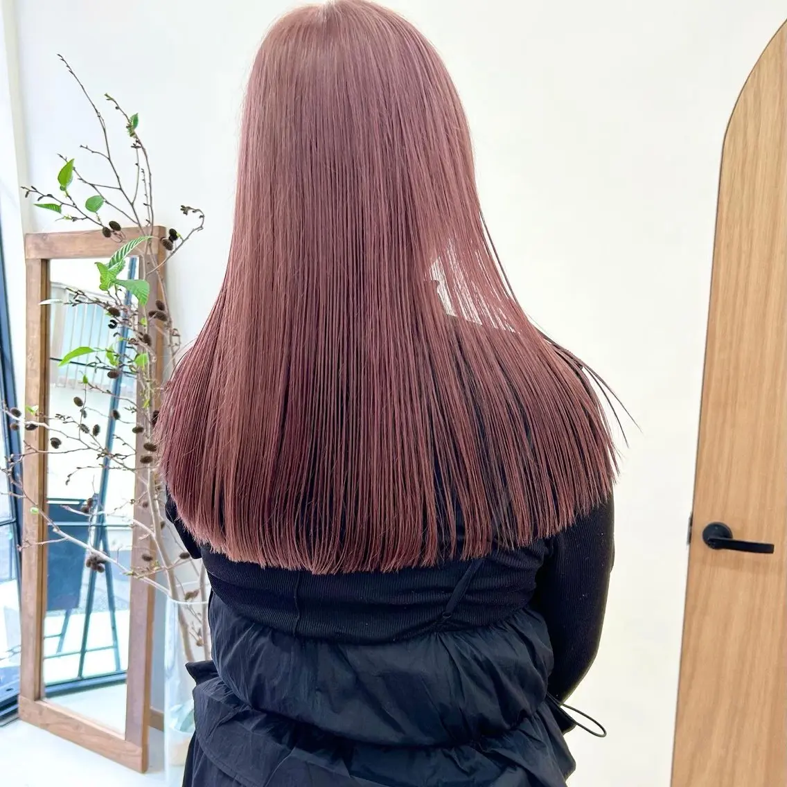 セミロング カラー パーマ ヘアアレンジ デザインカラー/ボブ ブリーチカラー/ユリのヘアスタイル