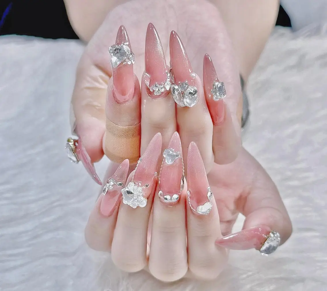 ネイル Hin Hana Nailのネイルデザイン