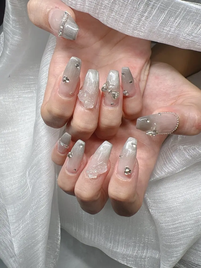 ネイル 長さ出し グラデーション 卒業式 キラキラネイル マグネットネイル ハンドネイル Lee Nailsのネイルデザイン