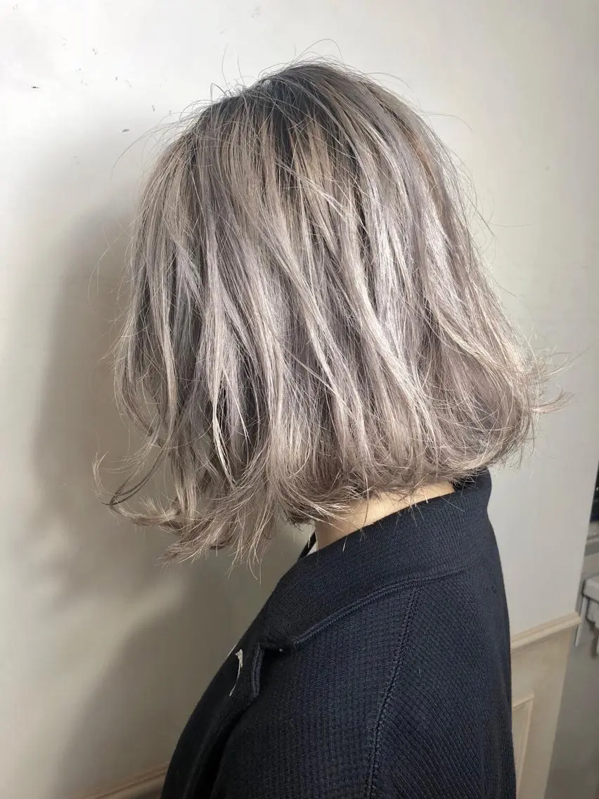 【いつもカラーうまくいかない方】ケアブリーチダブルカラー+カット+プチトリートメントの写真