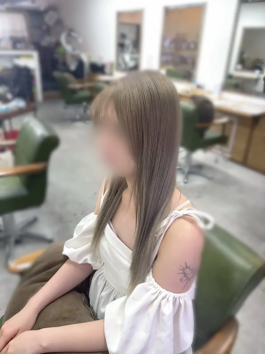 ロング カラー ブリーチ カット ヘアカラー トリートメント MAI 🎀のヘアスタイル