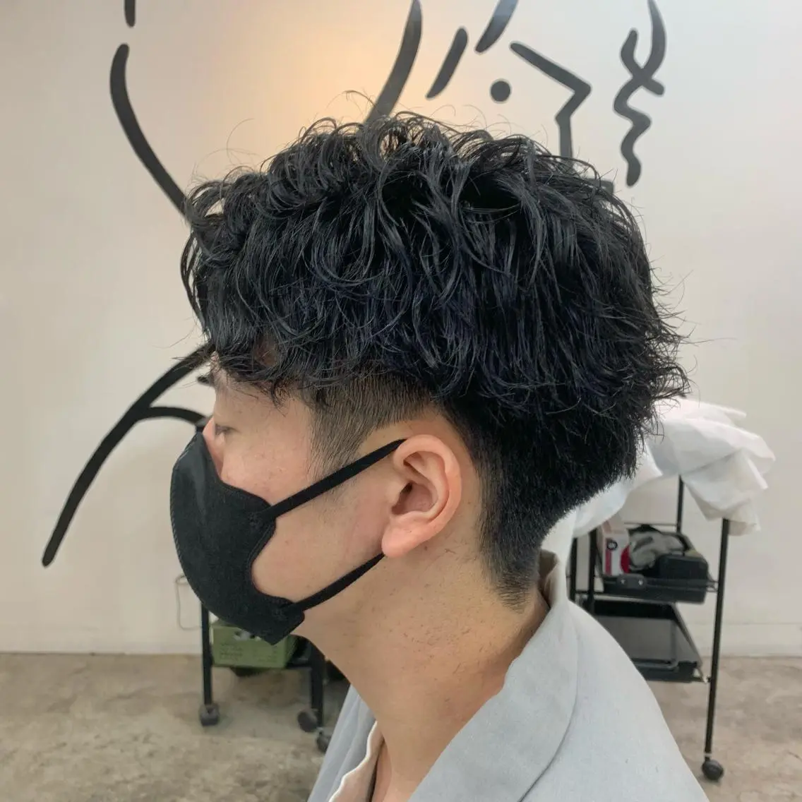 ショート パーマ メンズ センターパート ショートヘア カット パーマ メンズ特化美容師/ 藤戸 椋のヘアスタイル